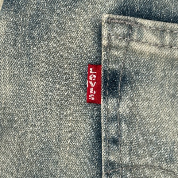 Skinny lightwash Levis - Picture 4 of 12